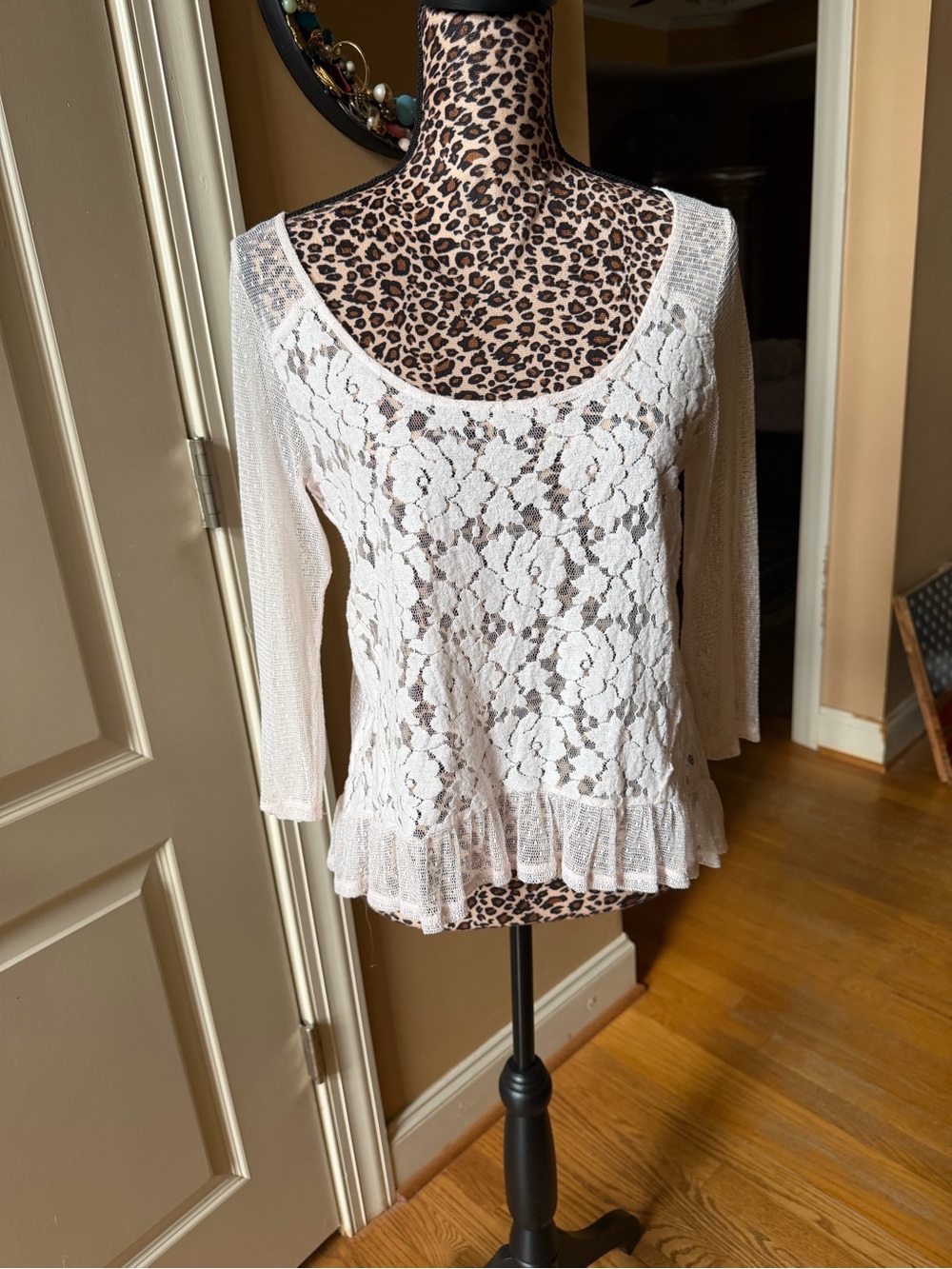 Abercrombie & Fitch White Floral Lace Peplum Long-Sleeve Top